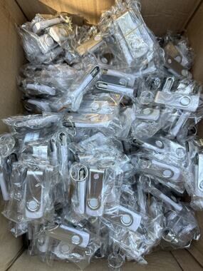 Lot of 10 Pcs Bulk 128MB USB 2.0 Flash Drives Swivel Keyring Lot of 10 Pcs